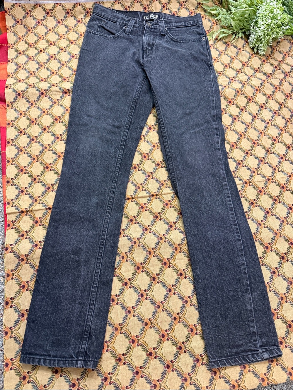Men's Black Straight-Leg Jeans -Free World size 28